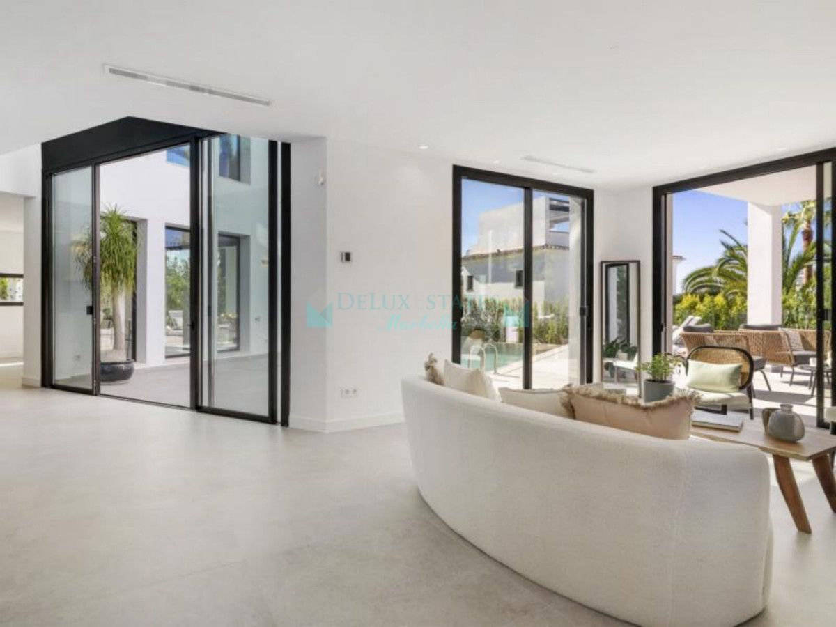 Villa for sale in Marbesa, Marbella East