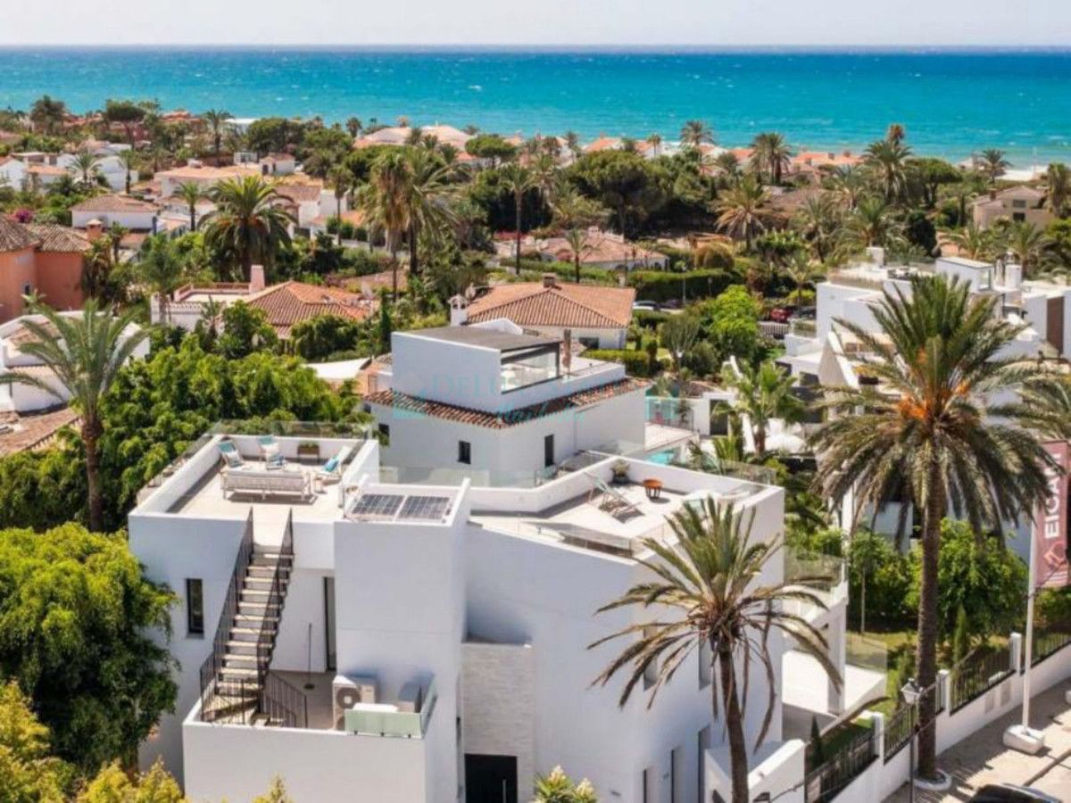 Villa for sale in Marbesa, Marbella East