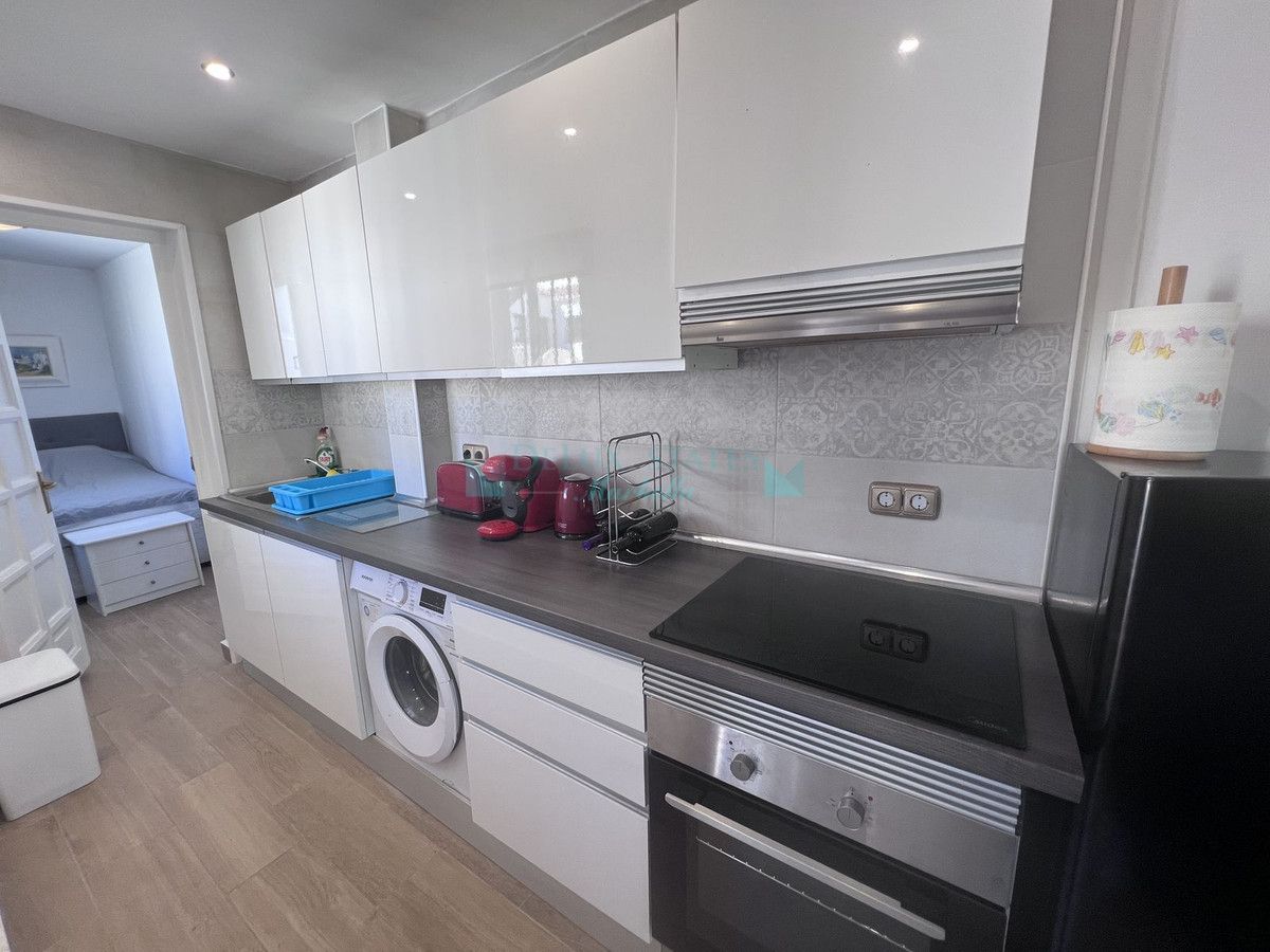 Penthouse for sale in El Paraiso, Estepona