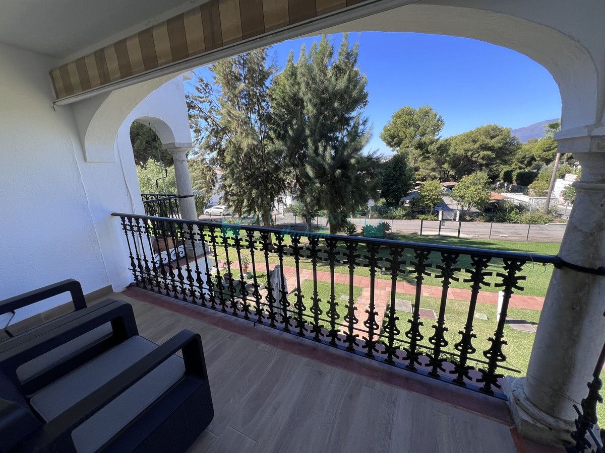 Penthouse for sale in El Paraiso, Estepona