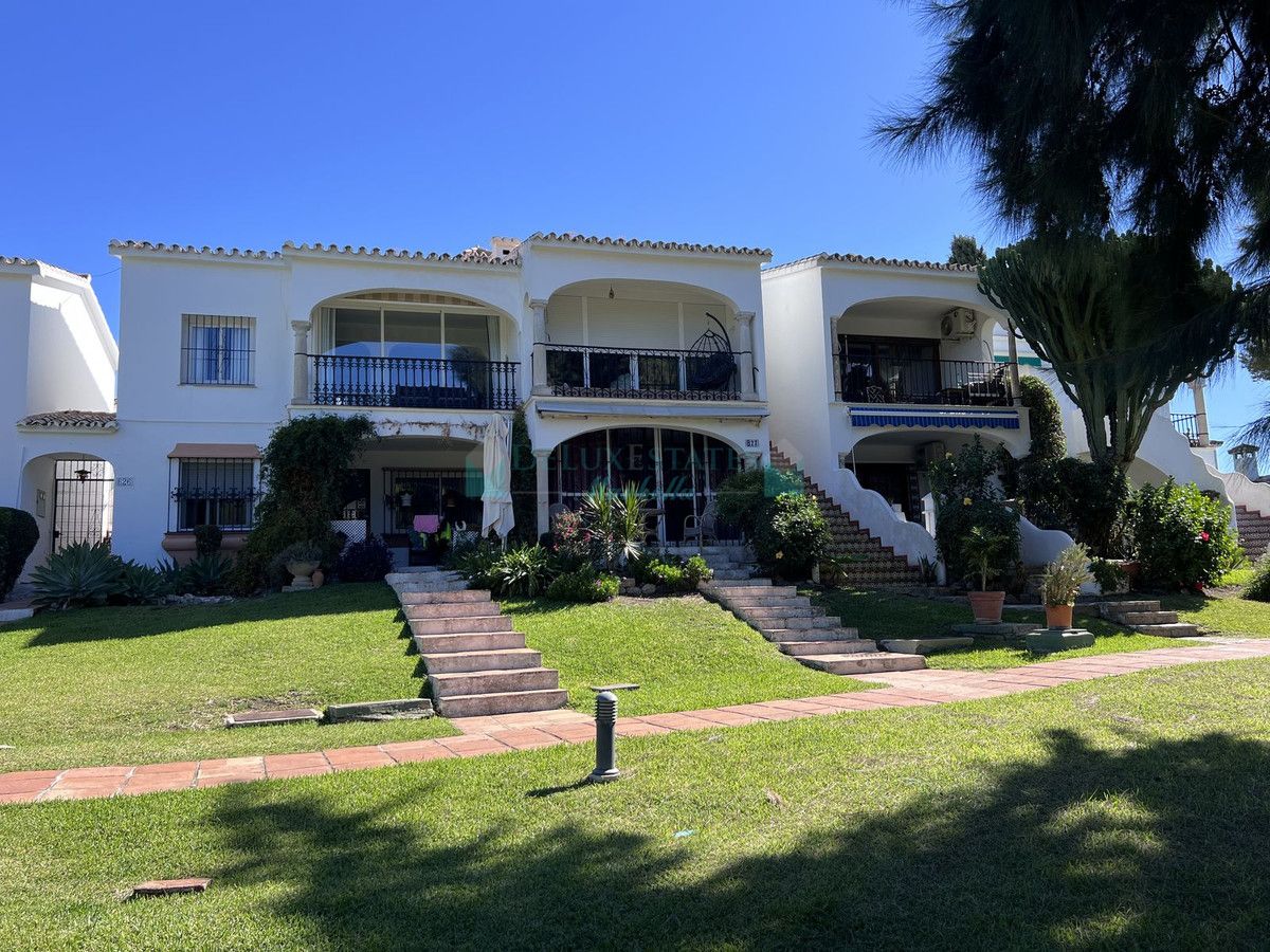 Penthouse for sale in El Paraiso, Estepona