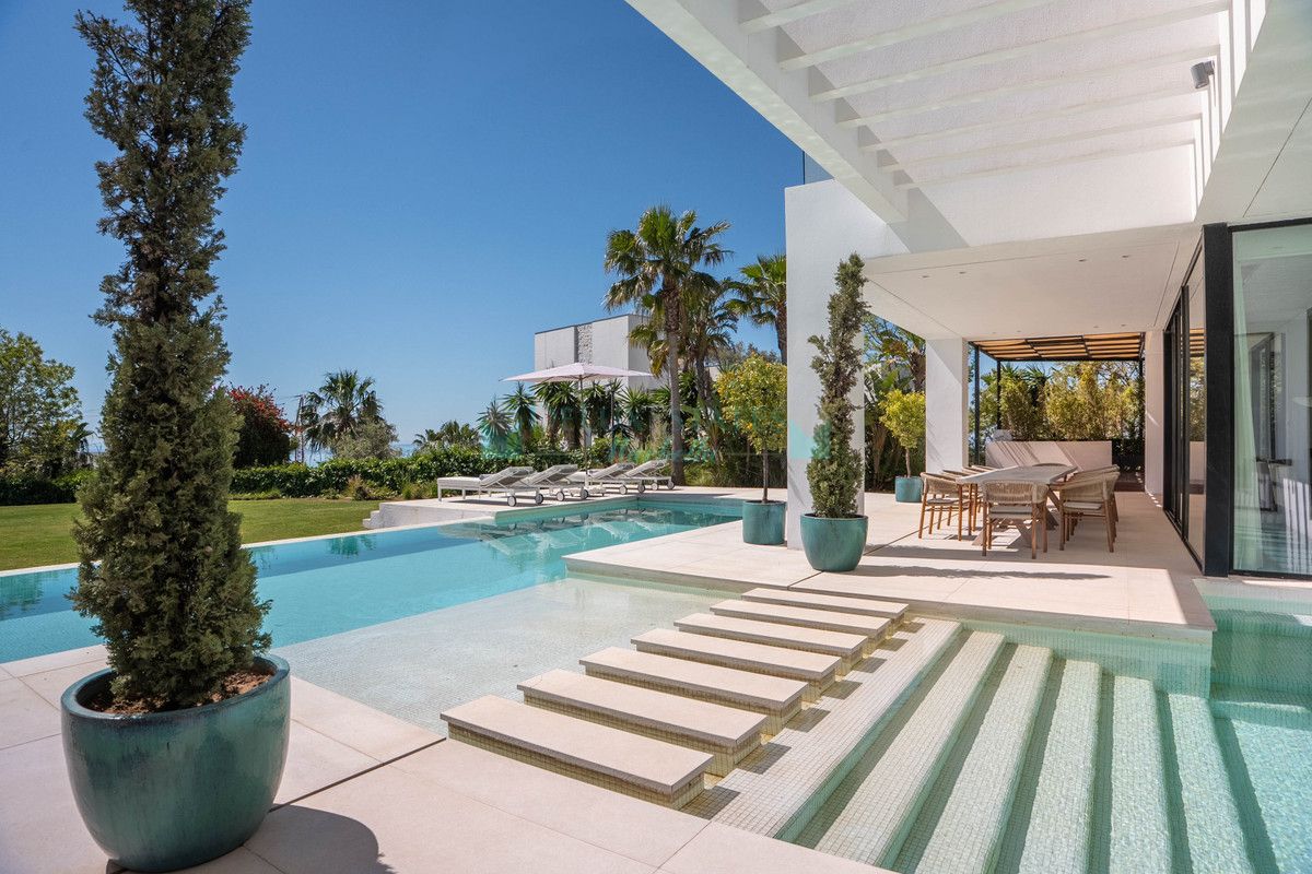 Villa for rent in Estepona