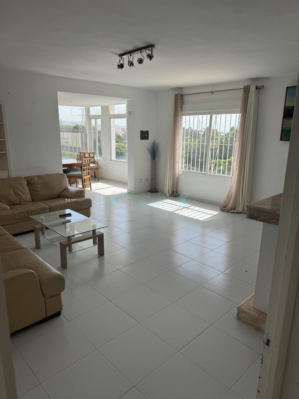 Villa for sale in Nueva Andalucia