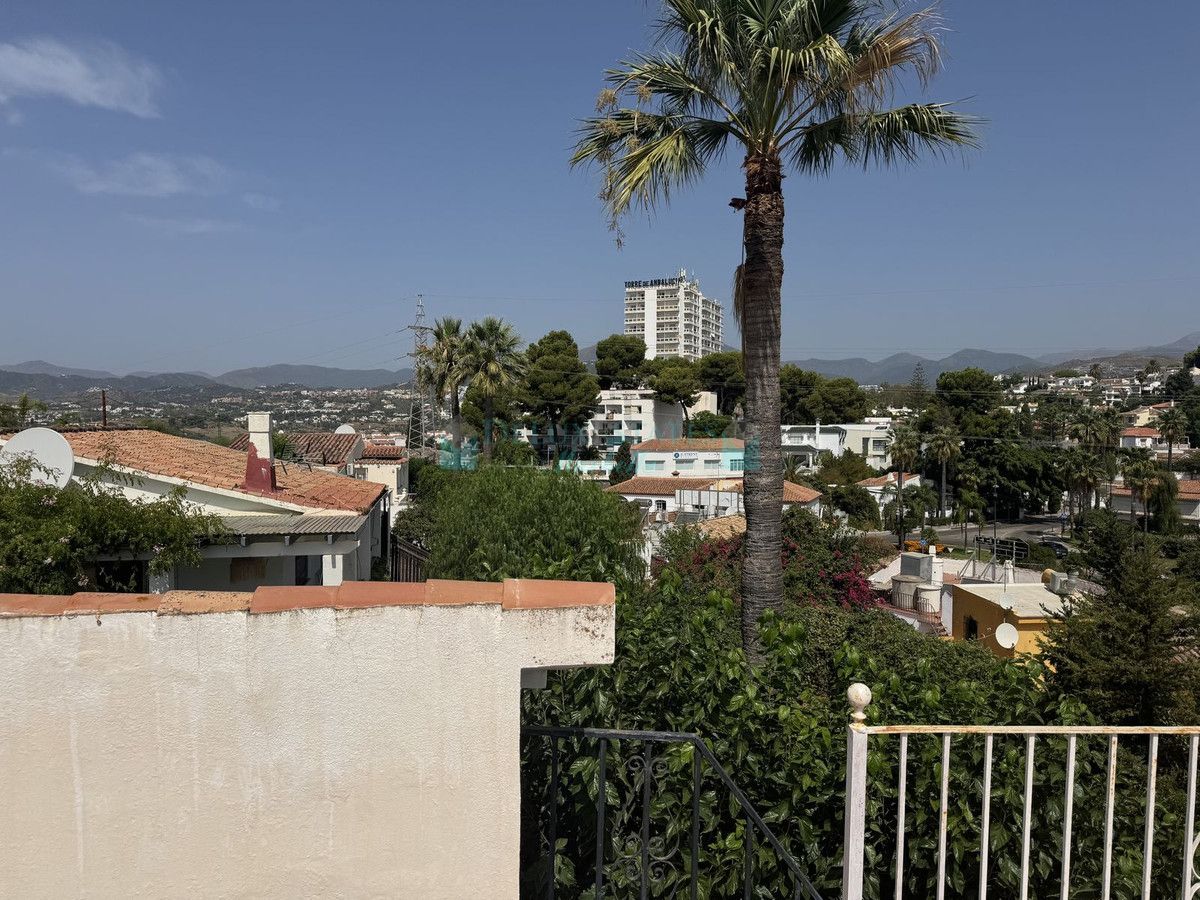 Villa for sale in Nueva Andalucia