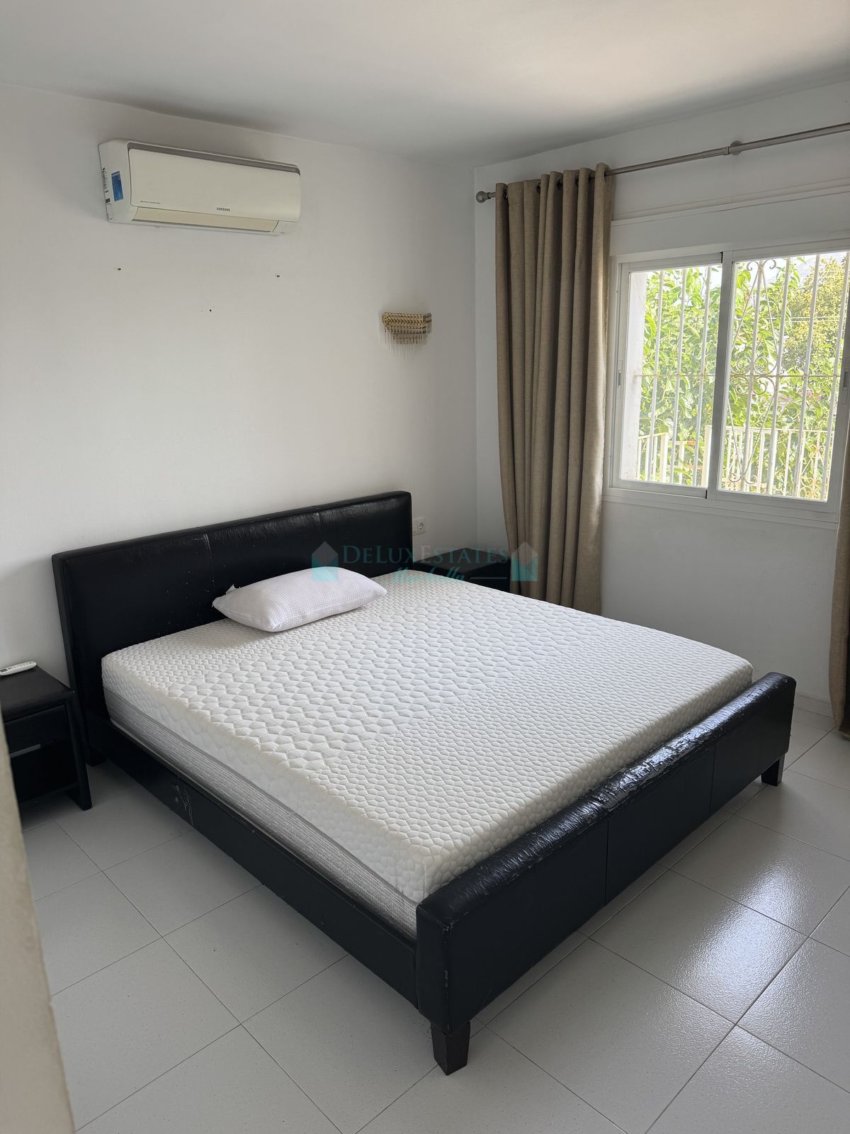 Villa for sale in Nueva Andalucia