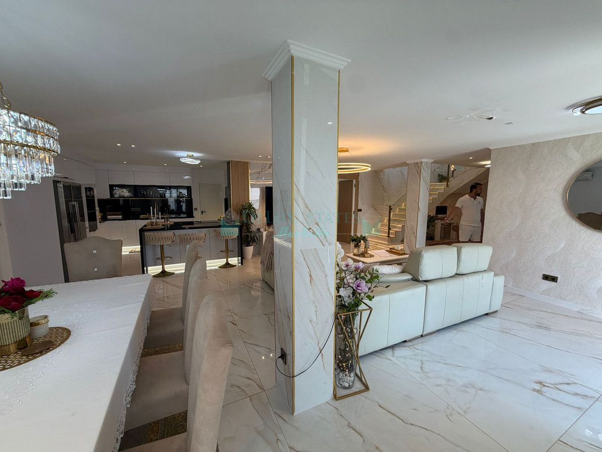 Villa for rent in Estepona