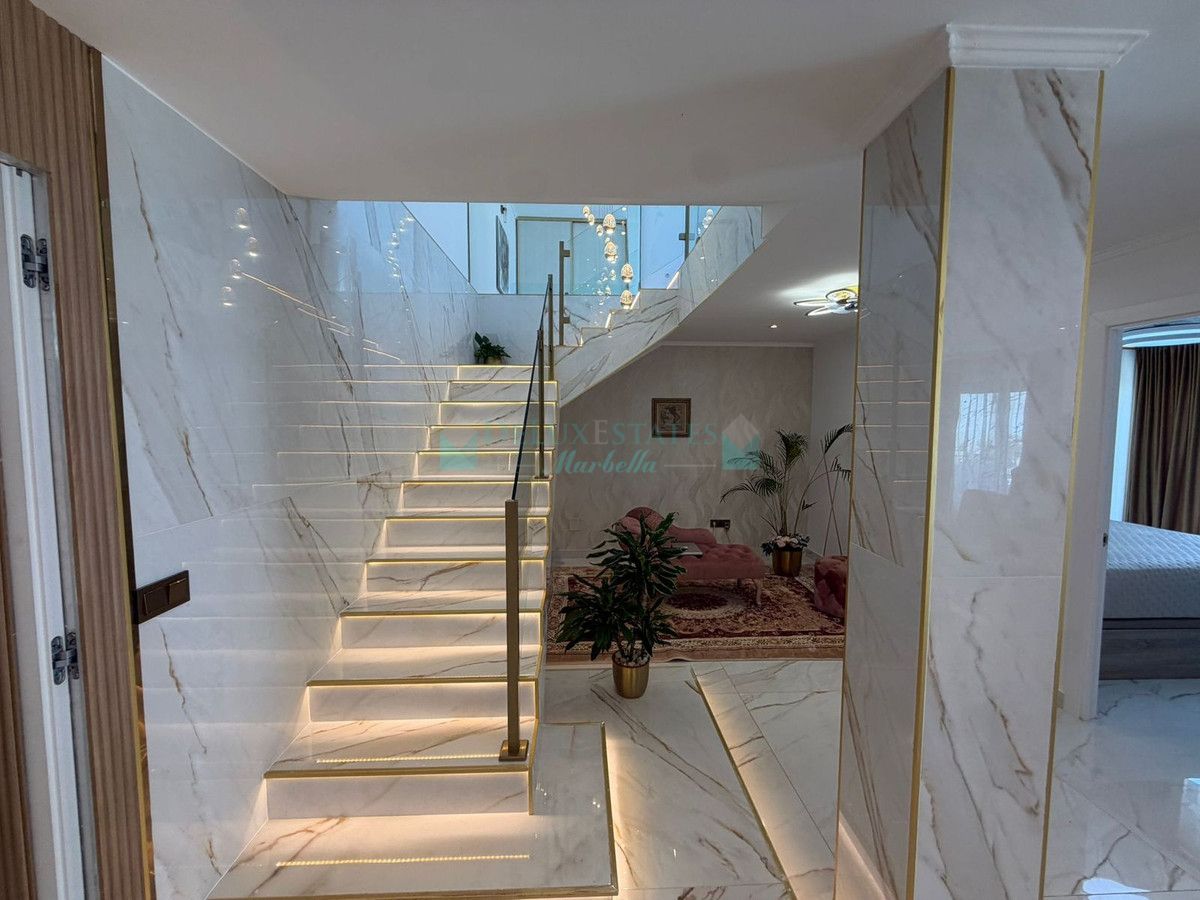 Villa for rent in Estepona