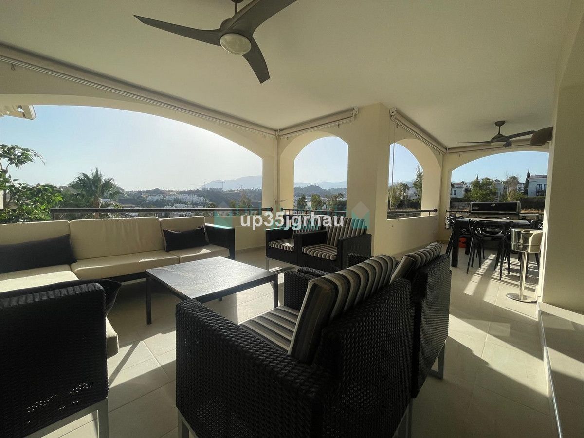 Penthouse for sale in Selwo, Estepona