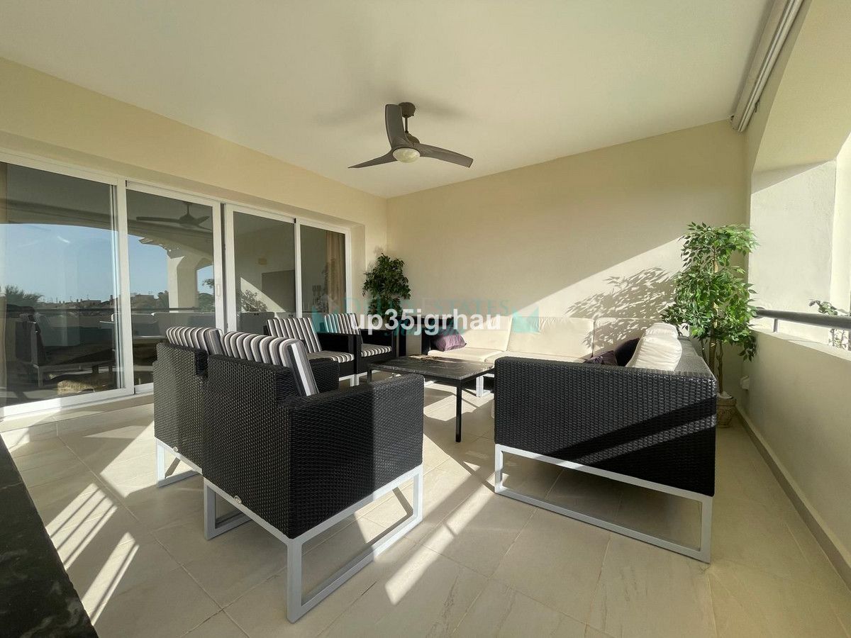 Penthouse for sale in Selwo, Estepona