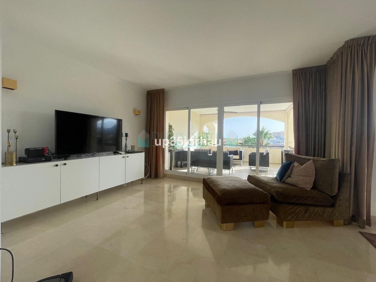Penthouse for sale in Selwo, Estepona