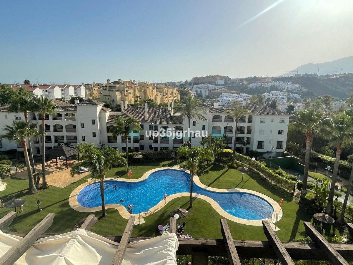 Penthouse for sale in Selwo, Estepona