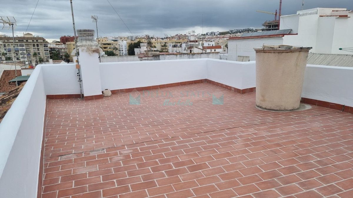 Penthouse for sale in Estepona