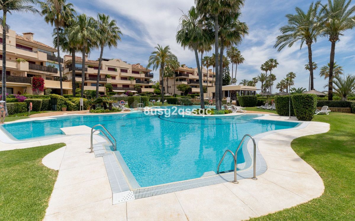 Apartamento en venta en Costalita, Estepona
