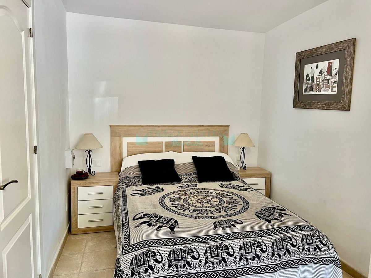 Town House for sale in Estepona