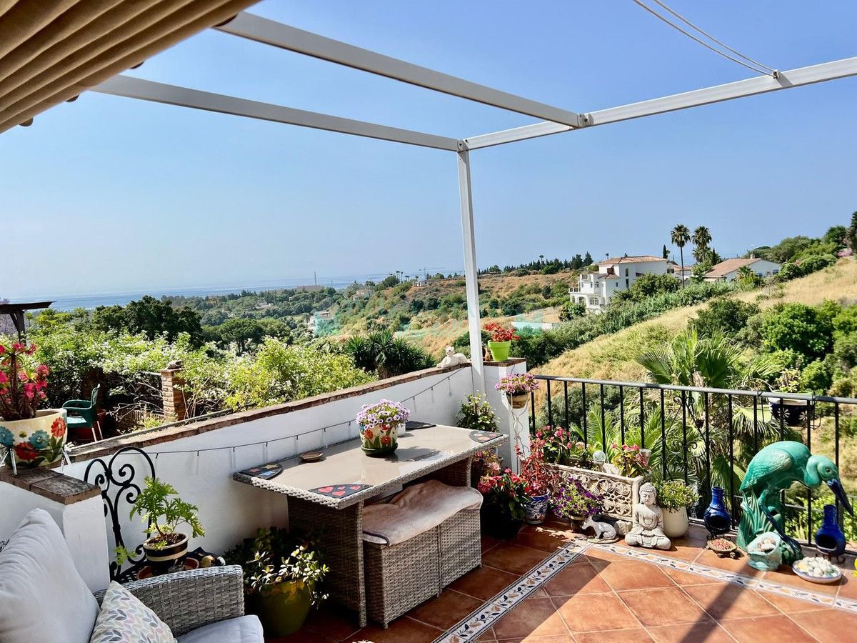 Town House for sale in Estepona