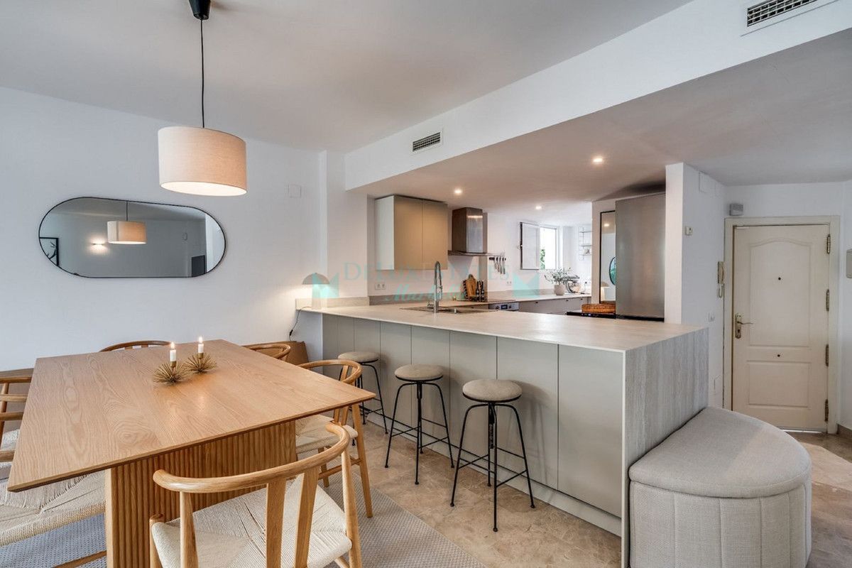 Town House for sale in Nueva Andalucia