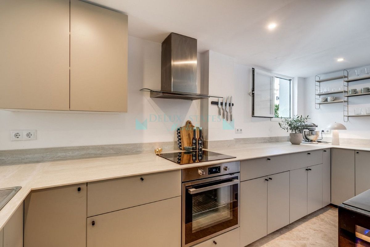 Town House for sale in Nueva Andalucia