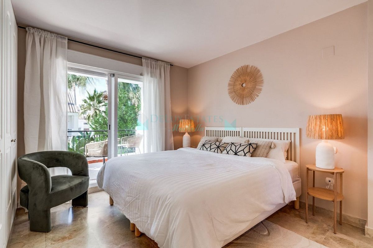 Town House for sale in Nueva Andalucia