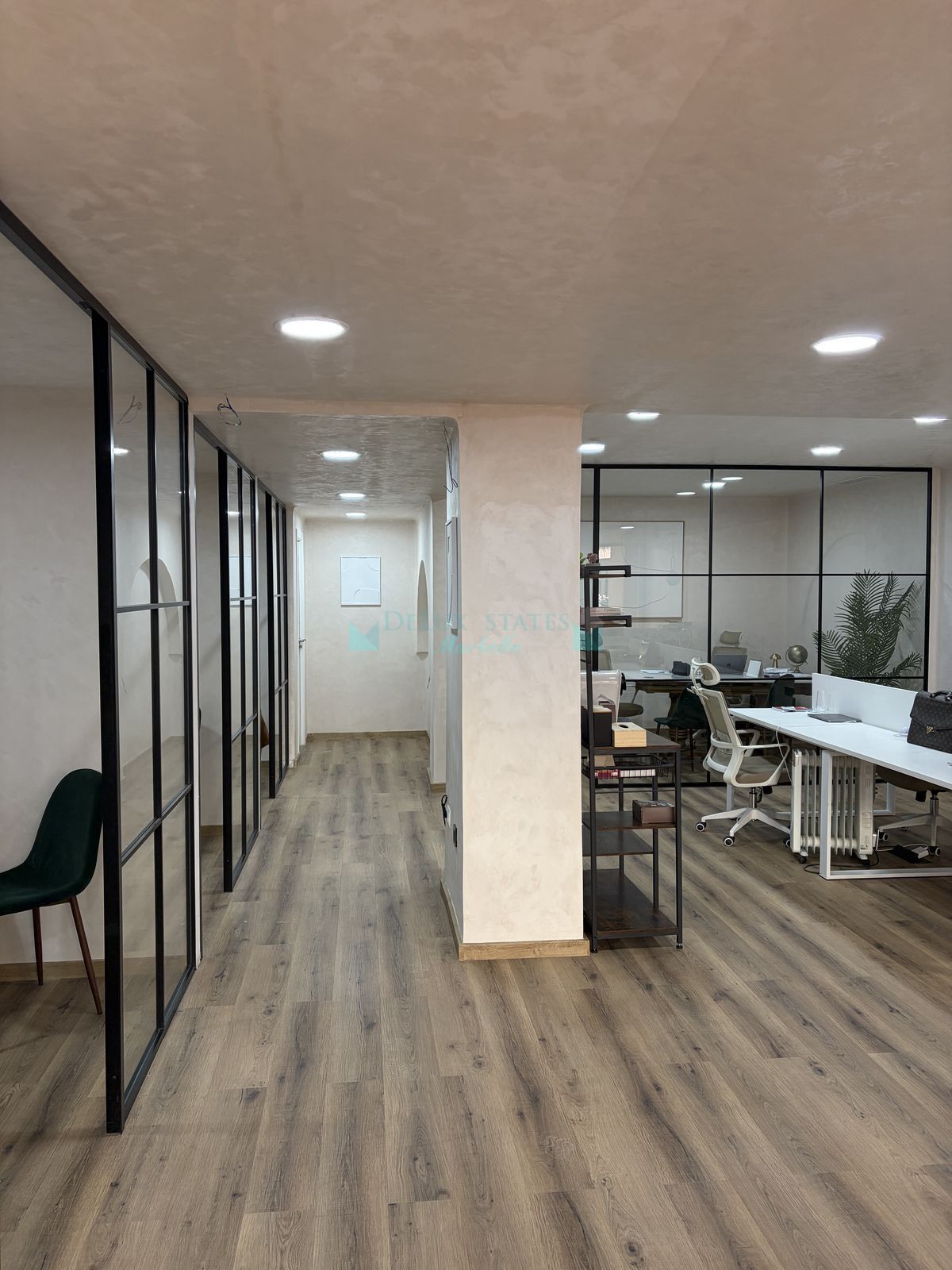 Office for sale in Nueva Andalucia