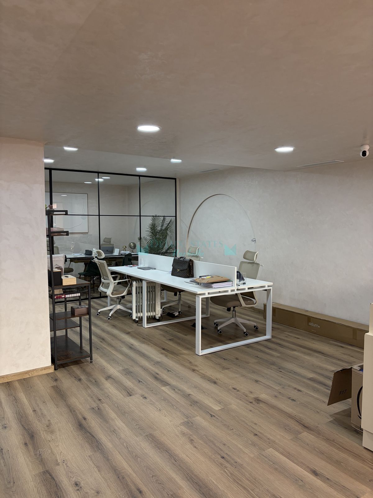 Office for sale in Nueva Andalucia