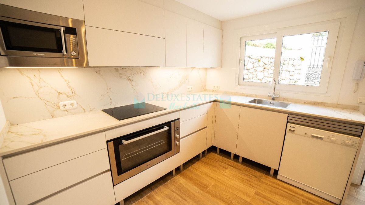 Villa for rent in Nueva Andalucia