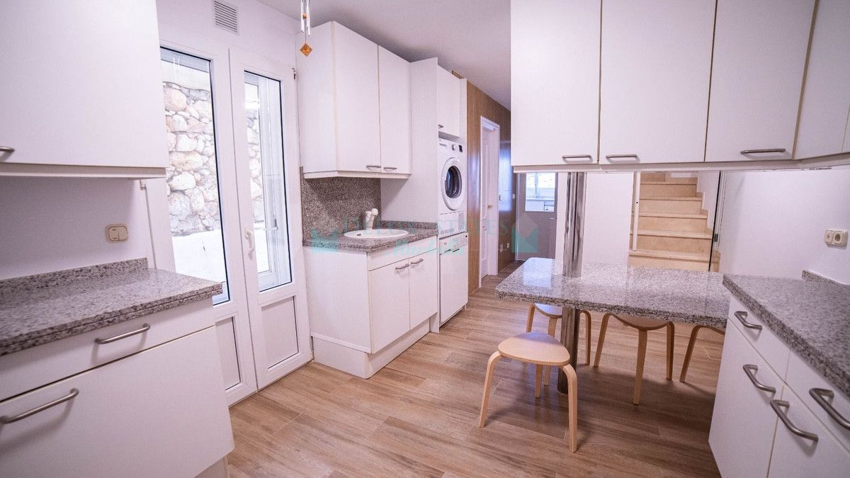 Villa for rent in Nueva Andalucia