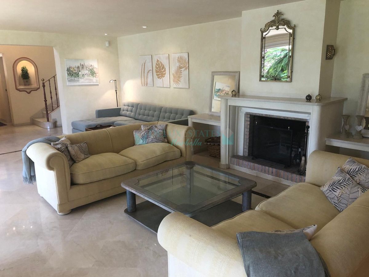 Villa for rent in Nueva Andalucia