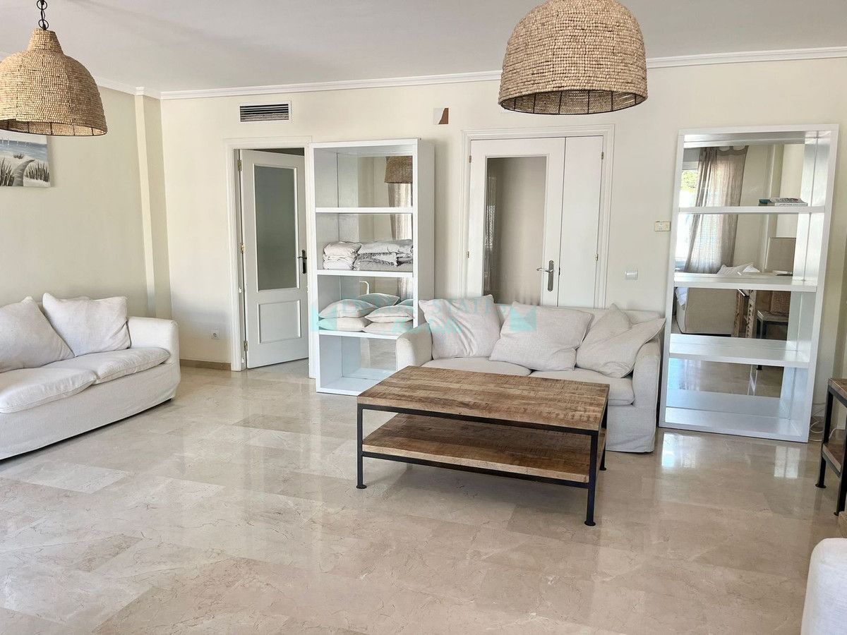 Adosado en venta en Bel Air, Estepona