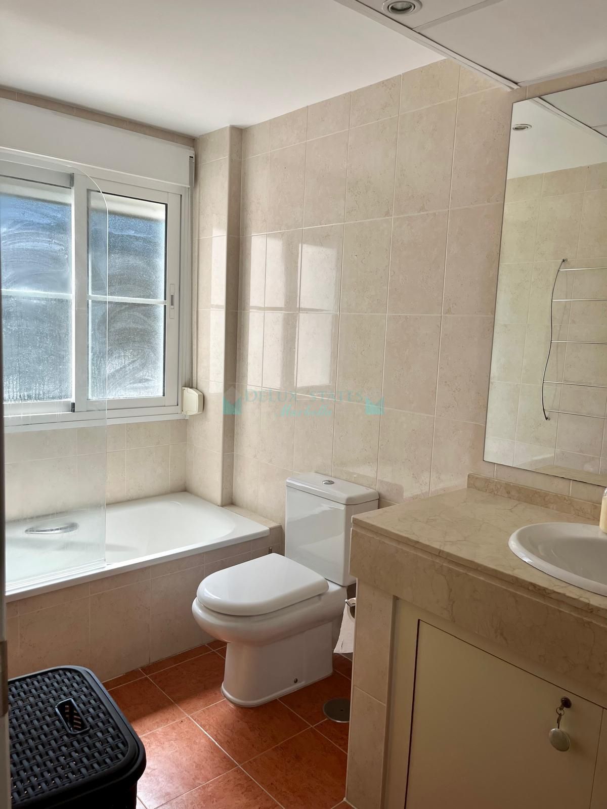 Adosado en venta en Bel Air, Estepona