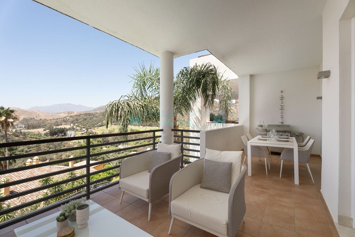 Apartamento en venta en El Almendro, Benahavis