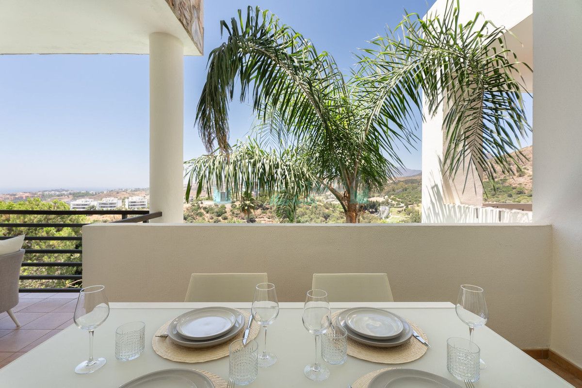 Apartamento en venta en El Almendro, Benahavis