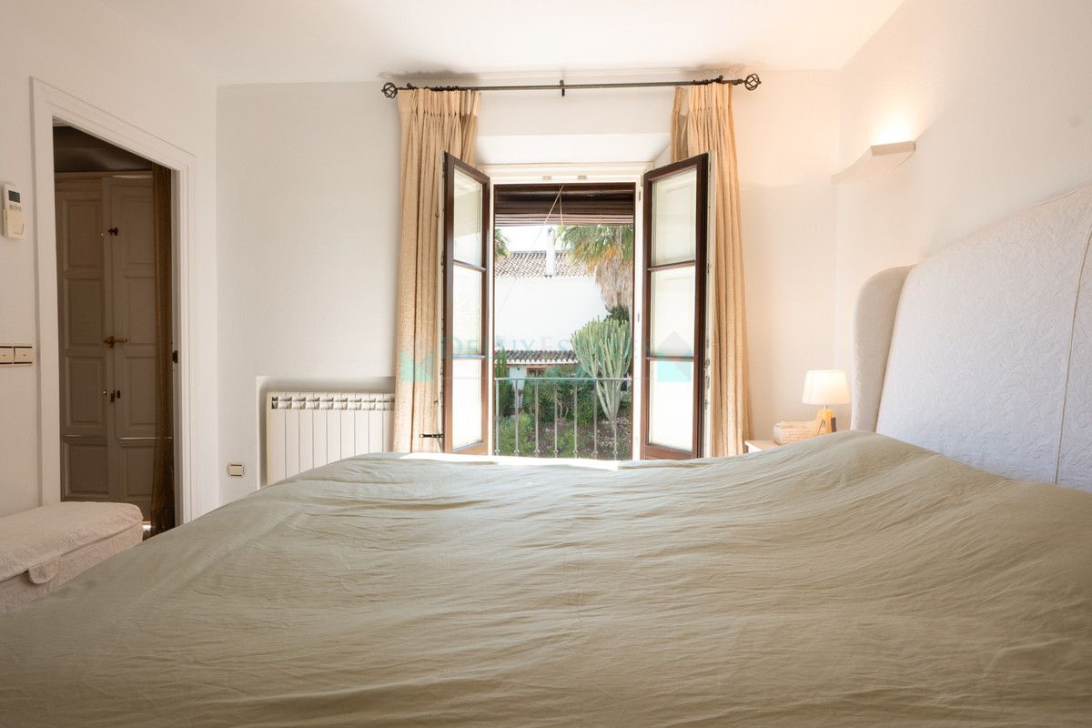 Town House for sale in Marbella Golden Mile