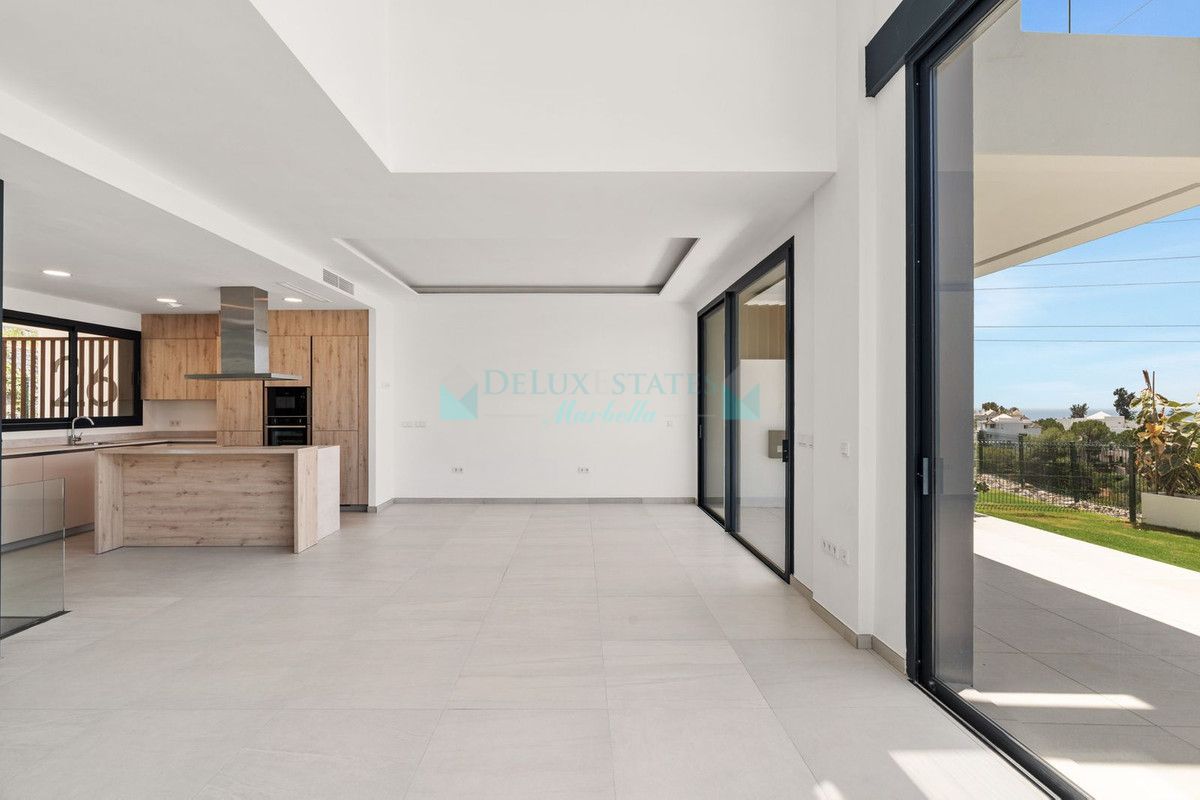 Semi Detached Villa for sale in Rio Real, Marbella East