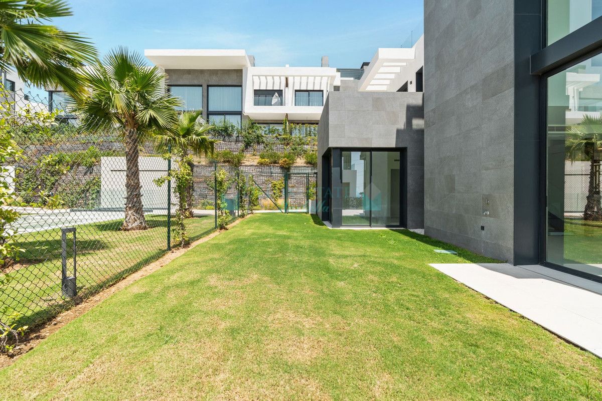 Semi Detached Villa for sale in Rio Real, Marbella East