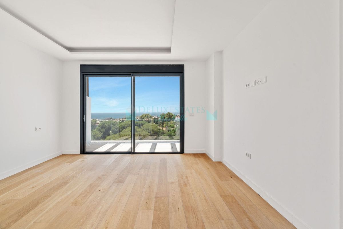 Semi Detached Villa for sale in Rio Real, Marbella East