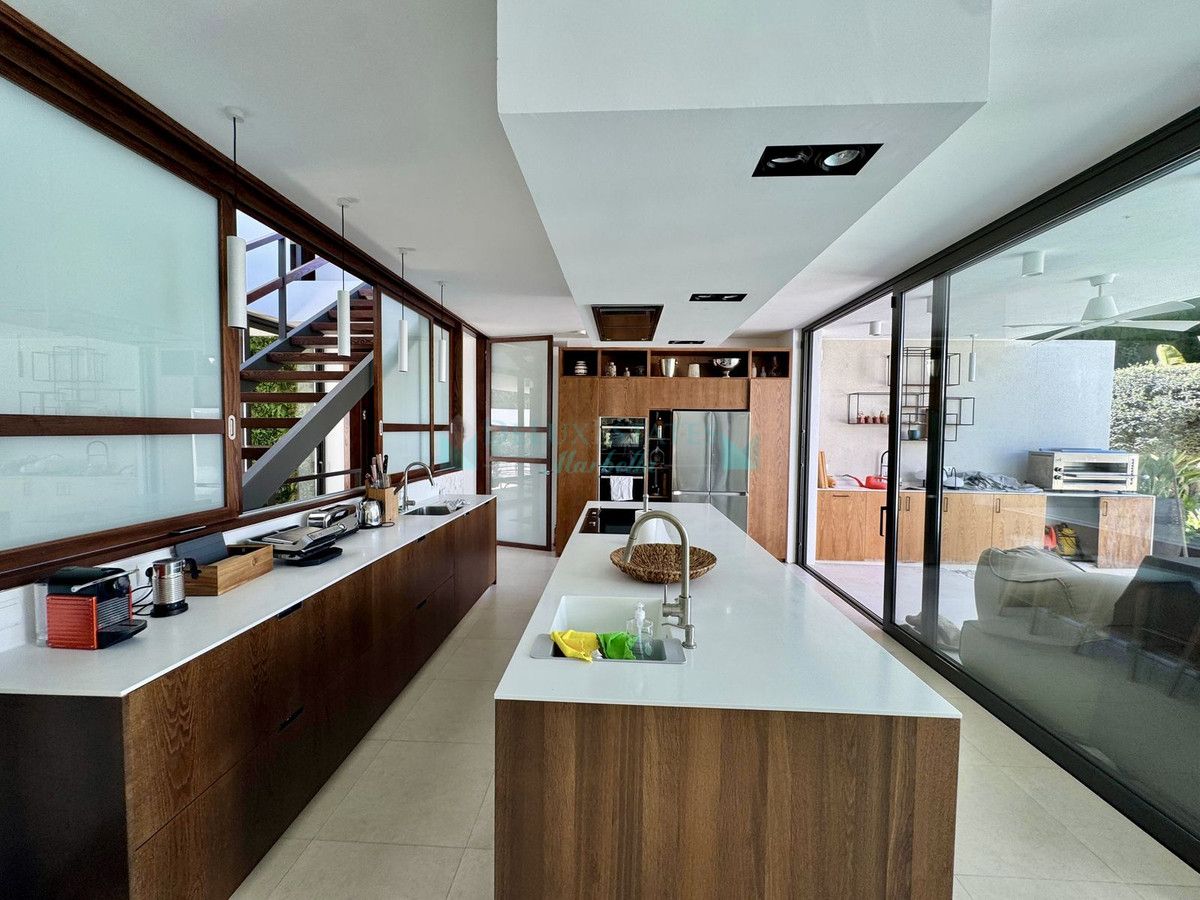 Villa for rent in Benahavis