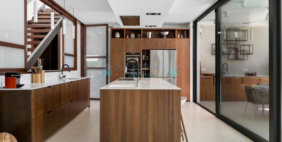 Villa for rent in Benahavis