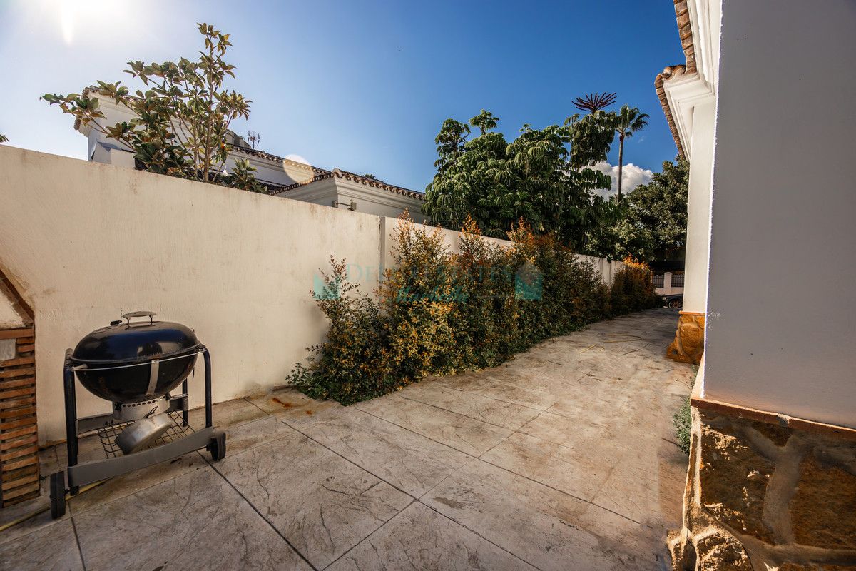 Villa en alquiler en Nueva Andalucia