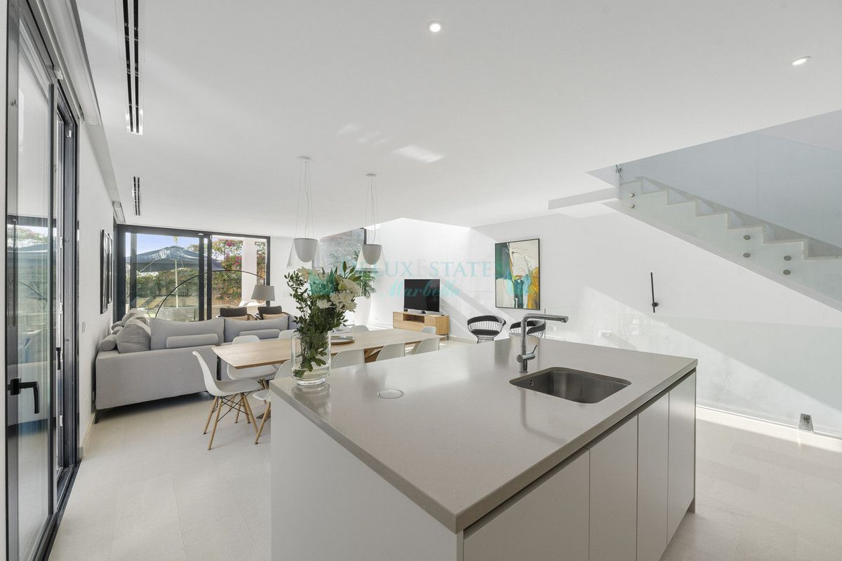 Semi Detached Villa for sale in Cabopino, Marbella East