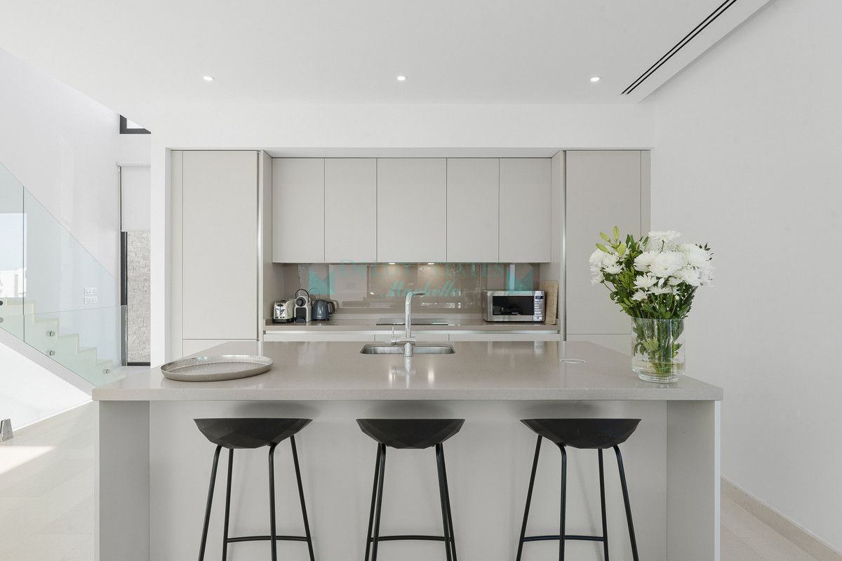 Semi Detached Villa for sale in Cabopino, Marbella East