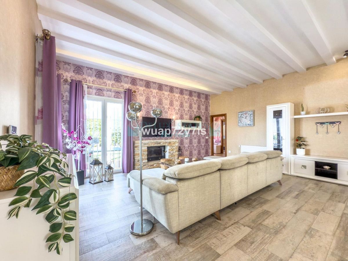 Villa for sale in Istan