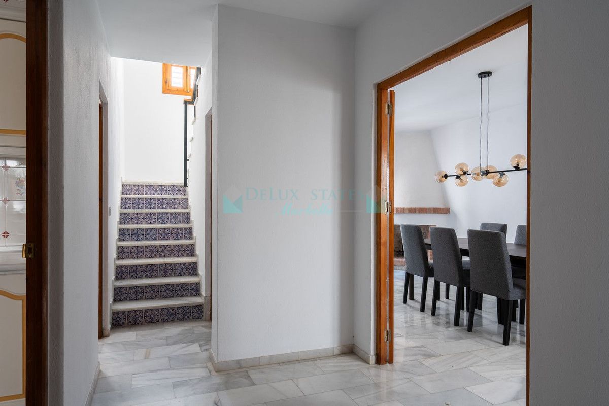 Town House for sale in Estepona