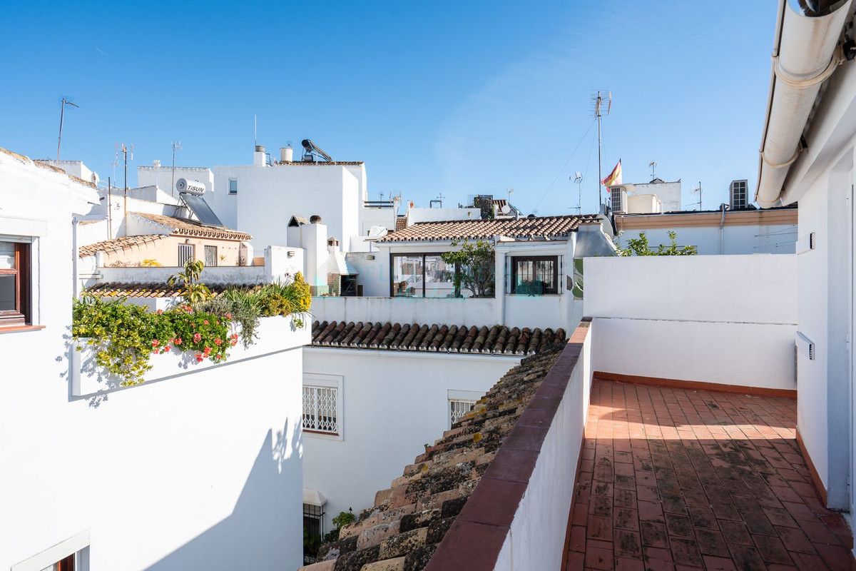 Town House for sale in Estepona