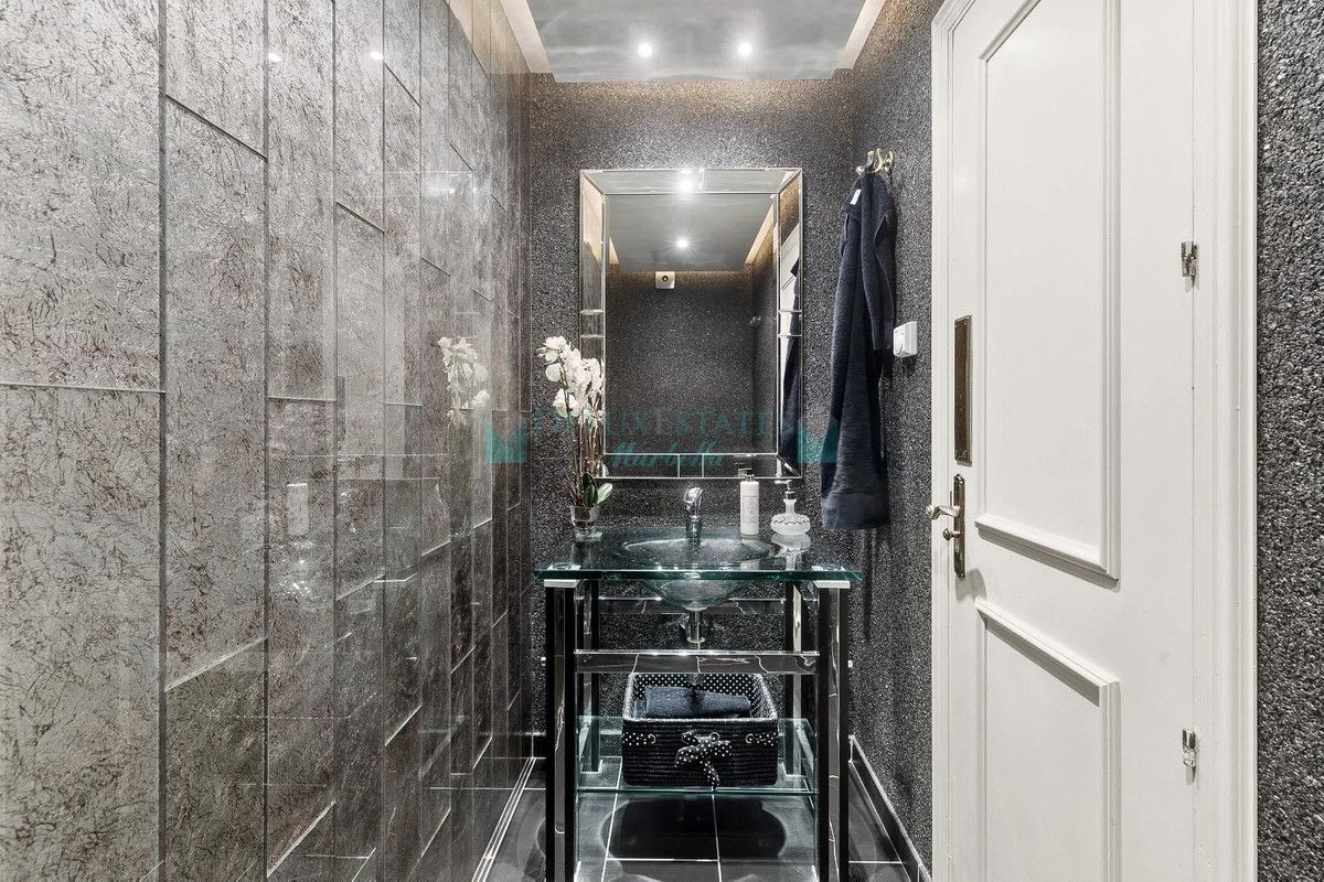 Apartamento en venta en New Golden Mile, Estepona