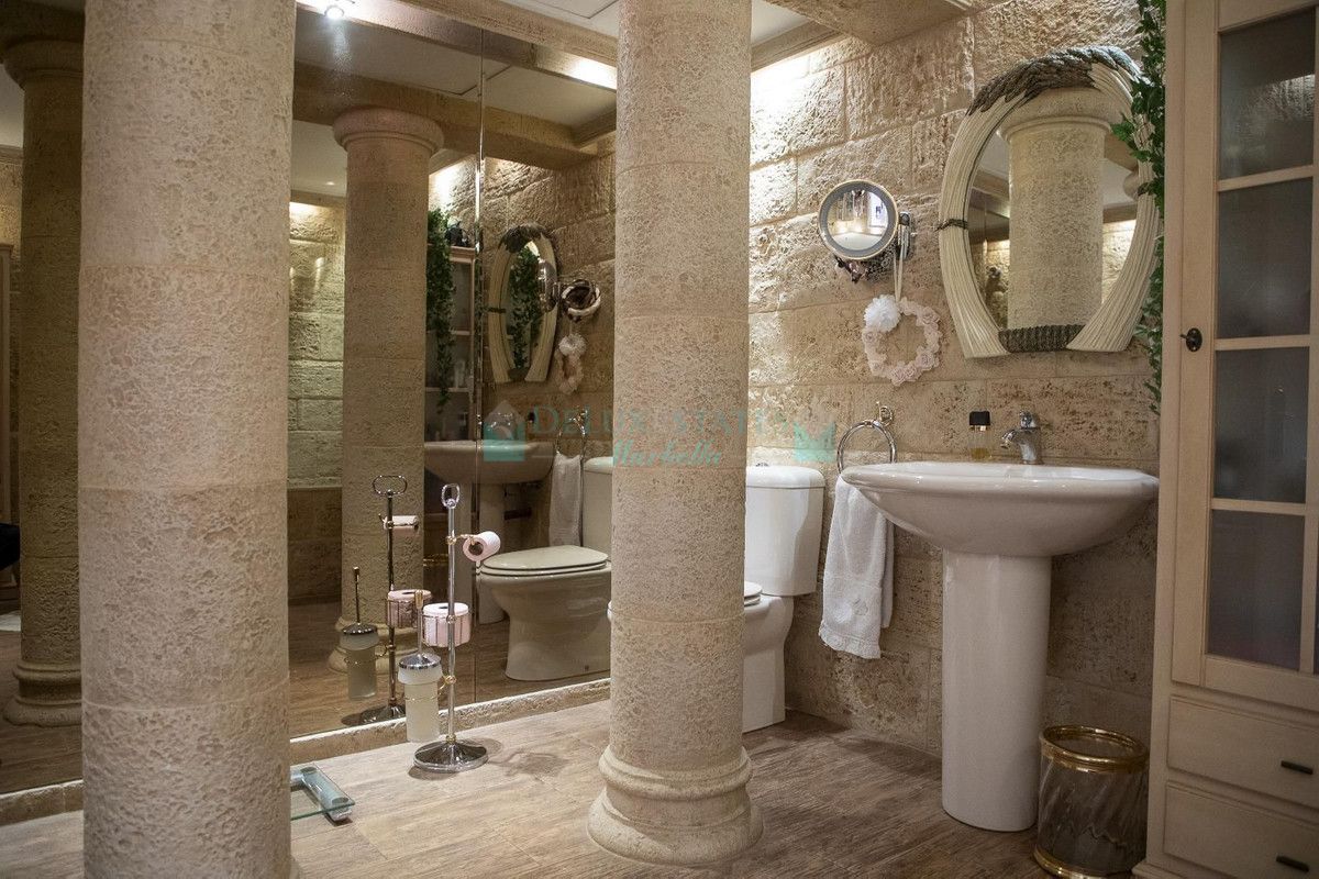 Apartamento en venta en New Golden Mile, Estepona