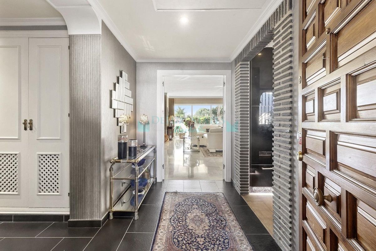 Apartamento en venta en New Golden Mile, Estepona