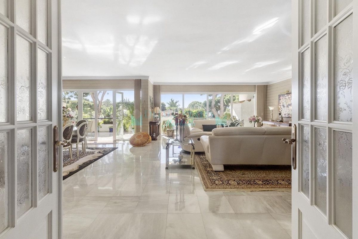 Apartamento en venta en New Golden Mile, Estepona