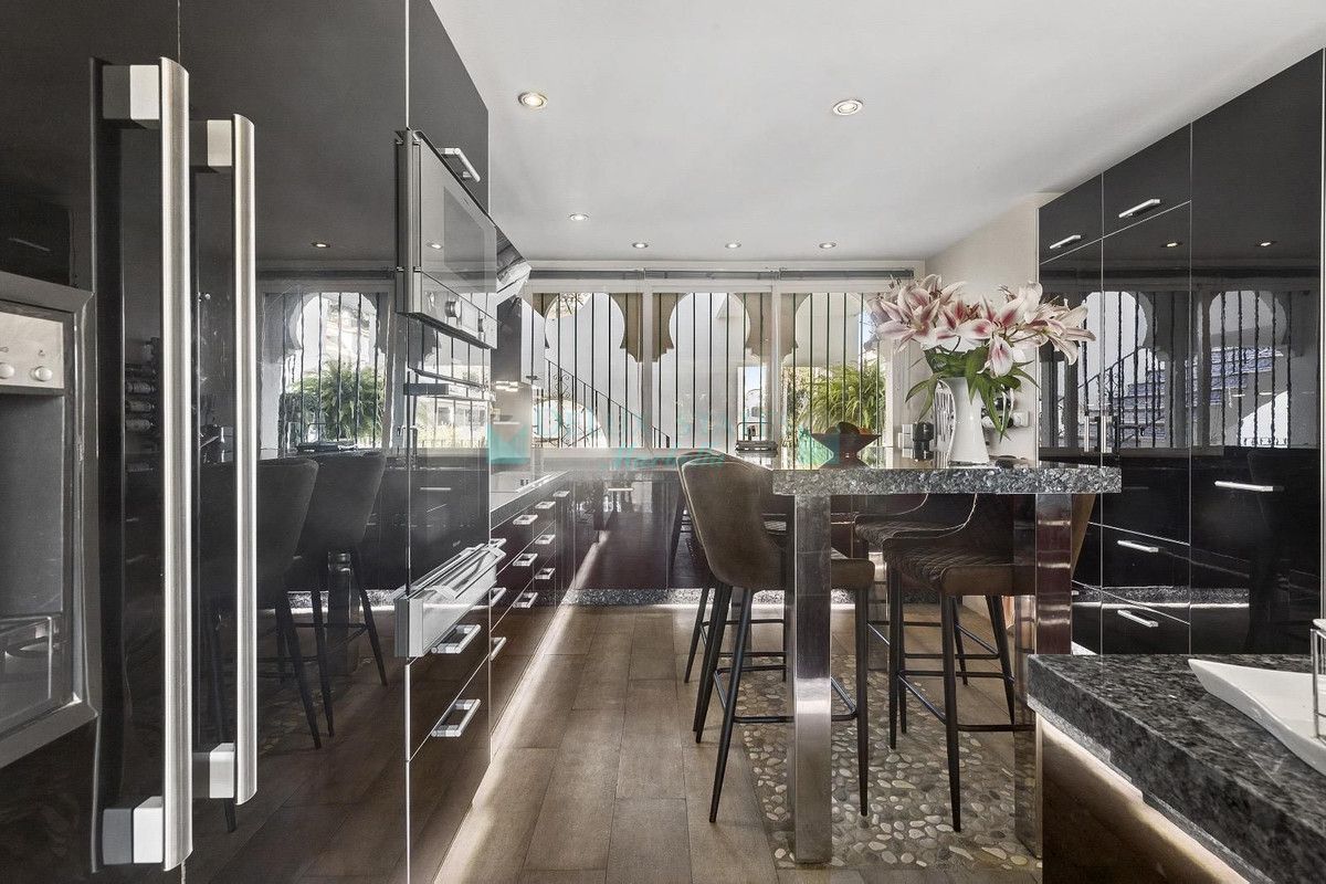 Apartamento en venta en New Golden Mile, Estepona