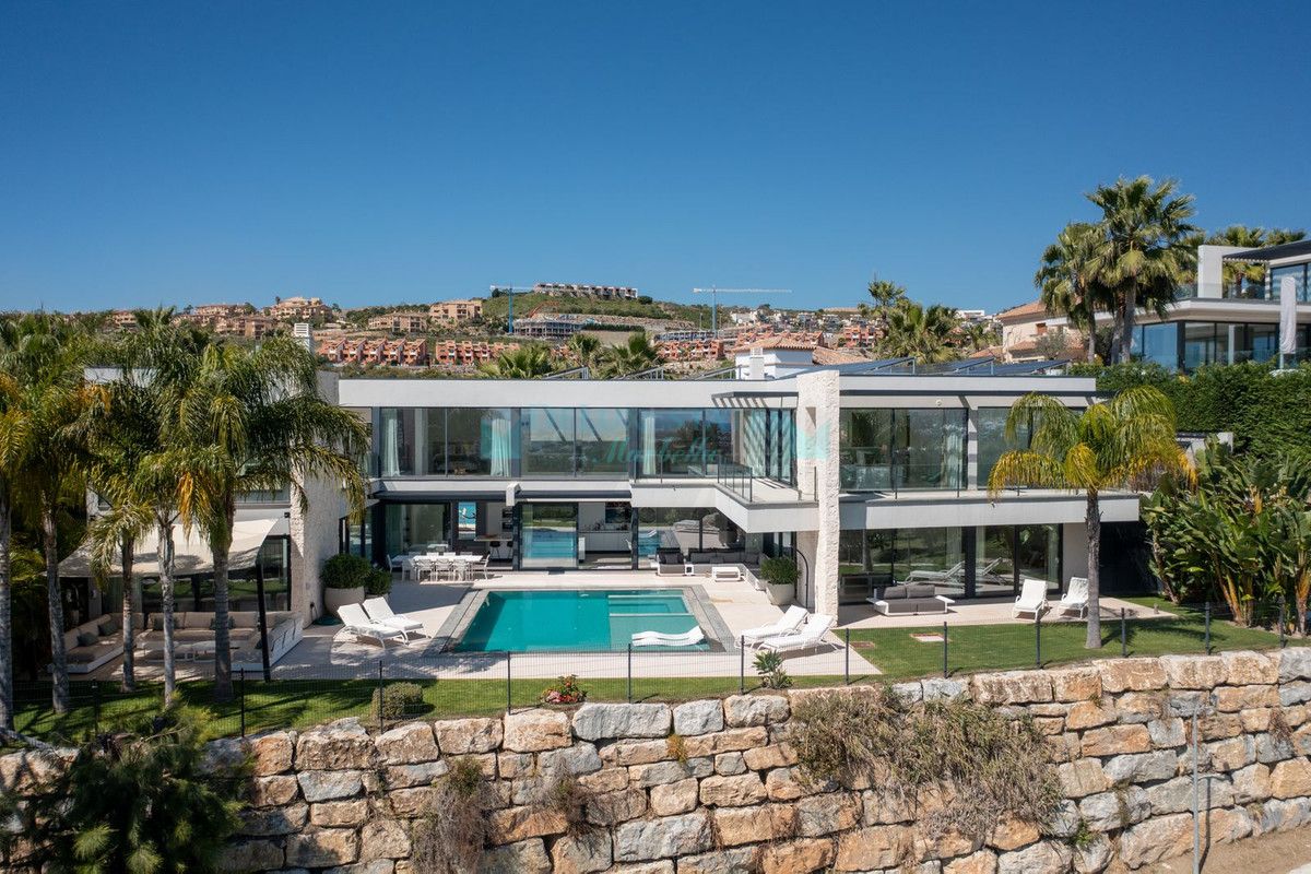 Villa for sale in Benahavis