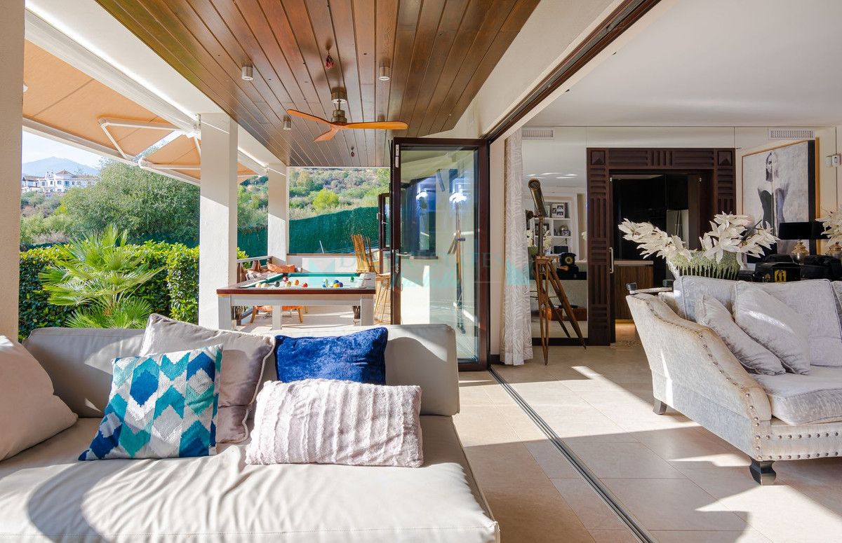 Villa for sale in Nueva Andalucia